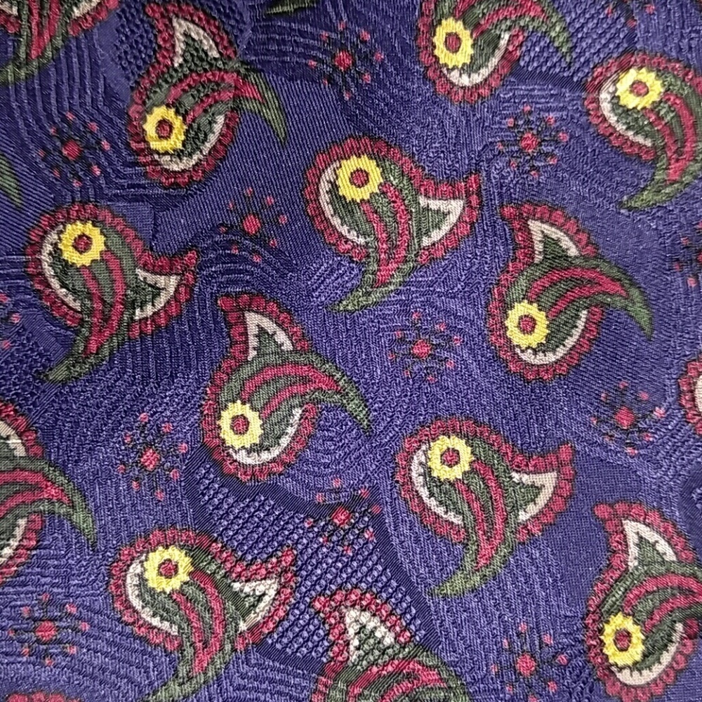 Johnston Murphy Purple Paisley Tie 59"
